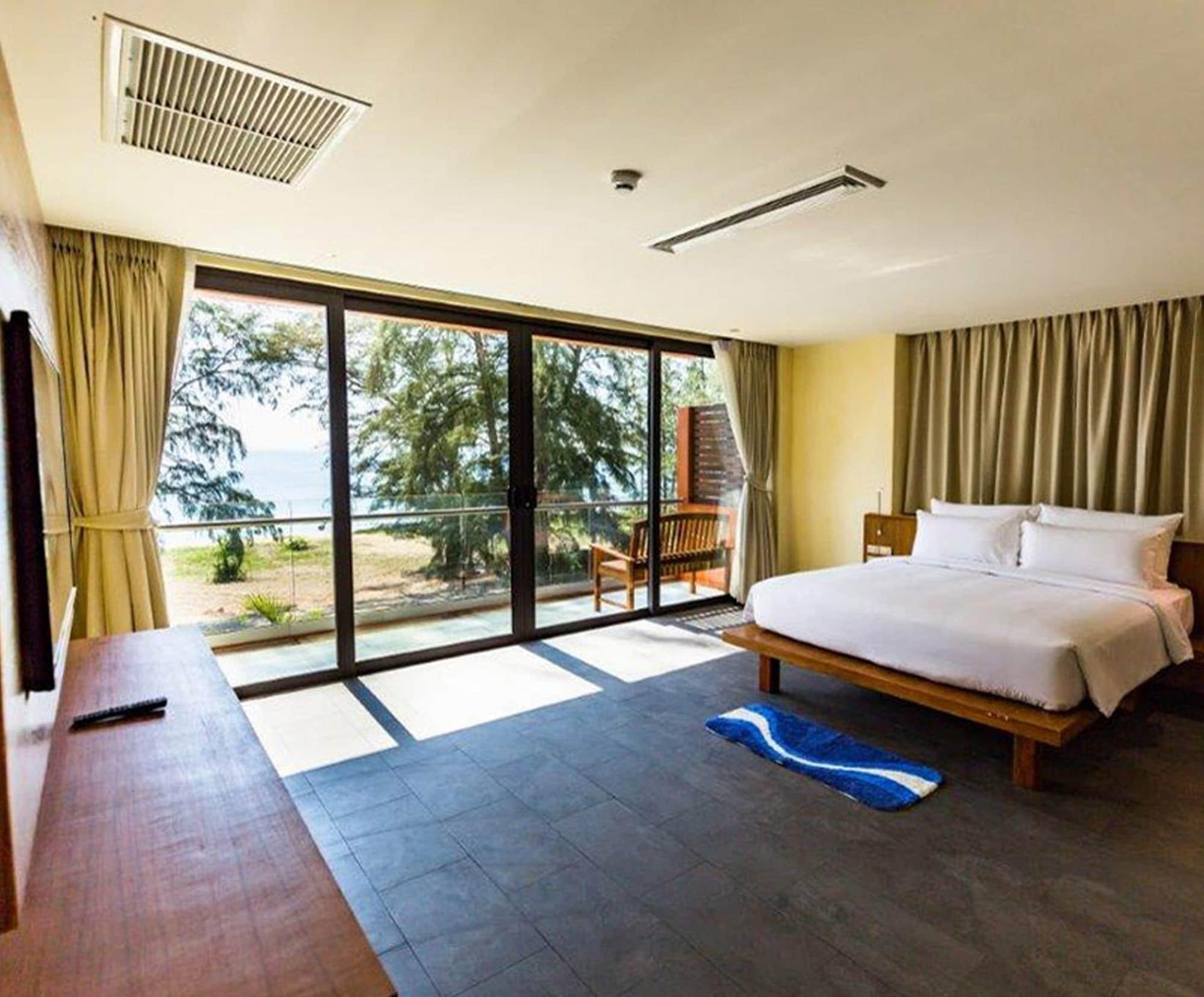 Coriacea Beachfront Boutique Phuket Resort - Sha Plus Παραλία Μάι Κάο Εξωτερικό φωτογραφία