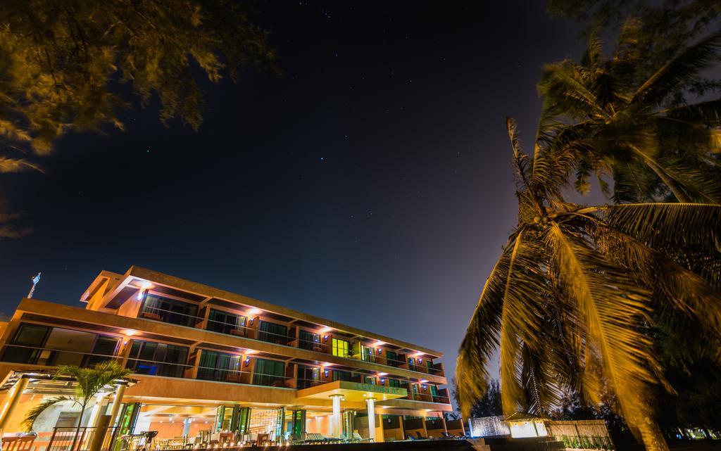 Coriacea Beachfront Boutique Phuket Resort - Sha Plus Παραλία Μάι Κάο Εξωτερικό φωτογραφία