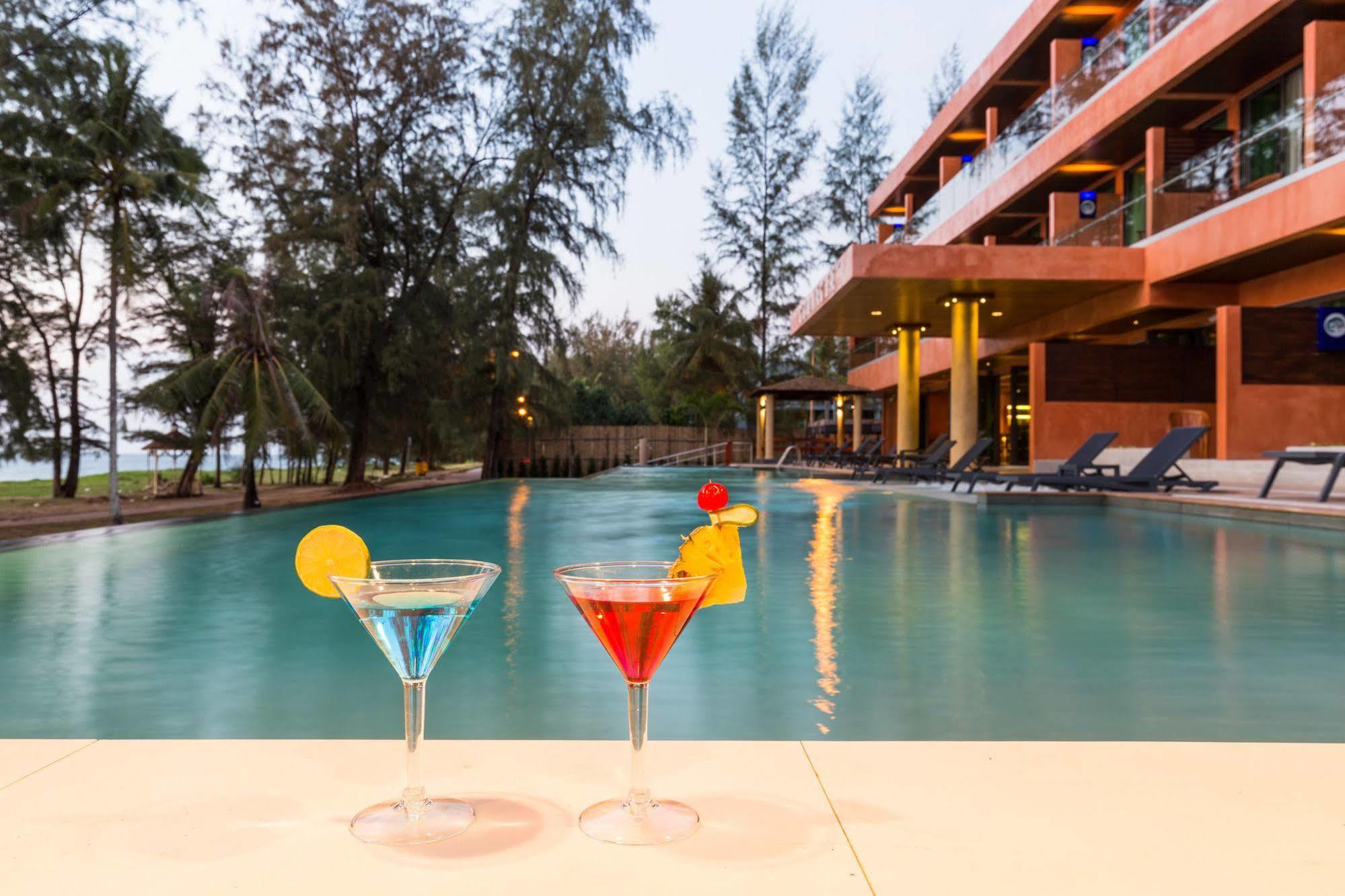 Coriacea Beachfront Boutique Phuket Resort - Sha Plus Παραλία Μάι Κάο Εξωτερικό φωτογραφία